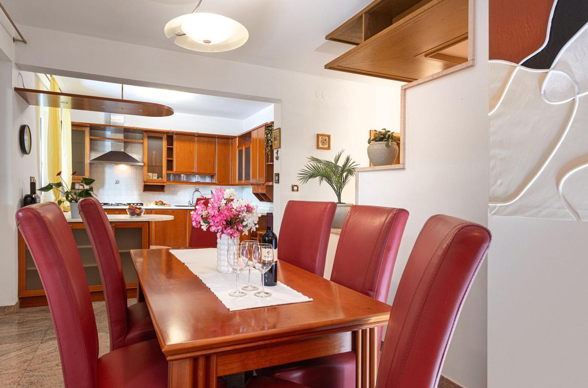 شقة House Olive Garden سترونجان المظهر الخارجي الصورة