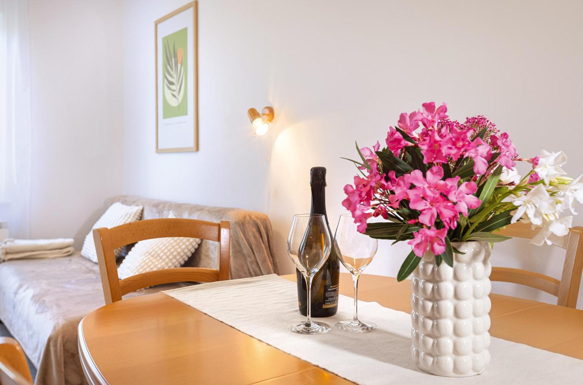 شقة House Olive Garden سترونجان المظهر الخارجي الصورة
